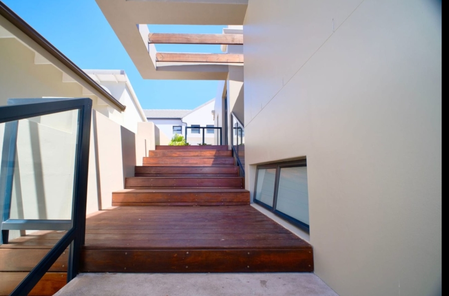 3 Bedroom Property for Sale in Calypso Beach Western Cape